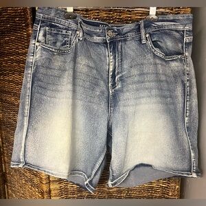 Hydraulic- Jean Shorts- Size:24W, Pre-Owned‎
